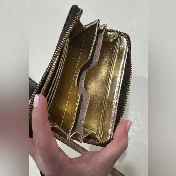 Michael Kors Monogram Wallet - Picture 12 of 13